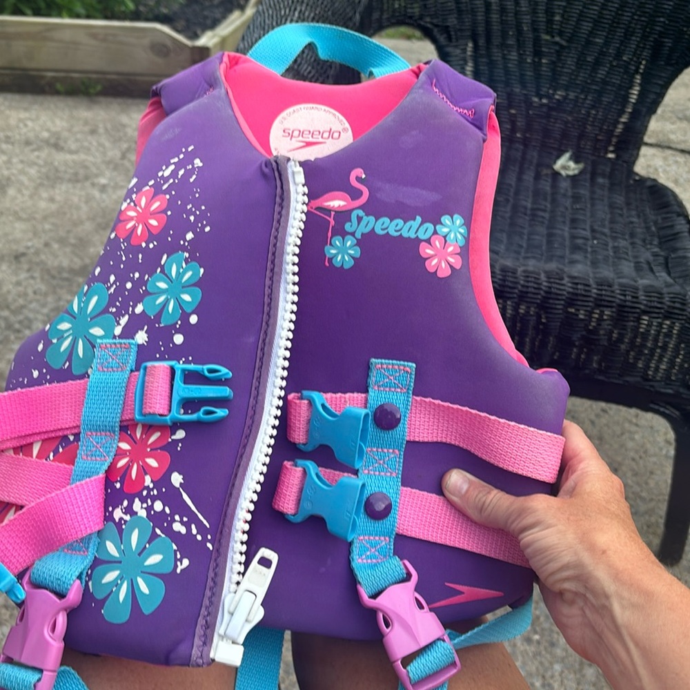 Speedo life jacket child weight 30 to 50 pounds